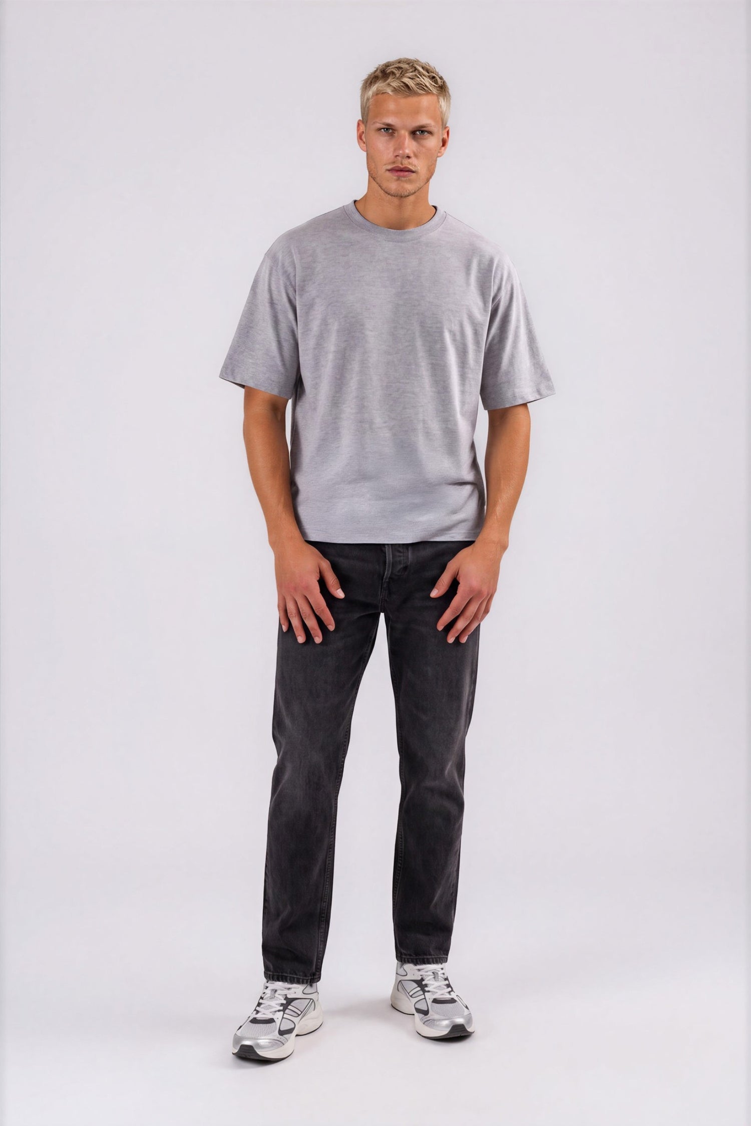 oversized box fit tshirt mood minor lysegraa