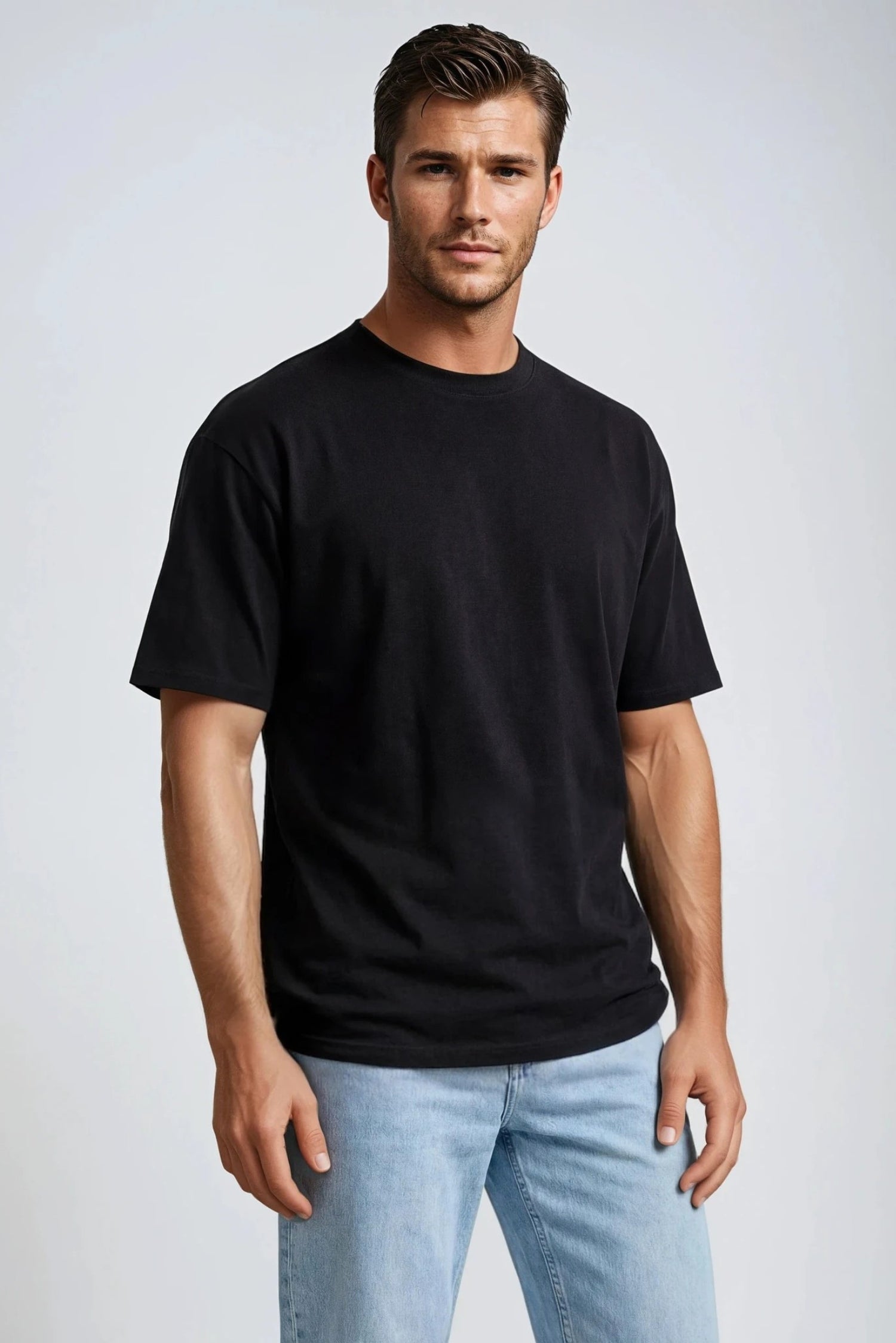 Model med sort oversized box fit t-shirt mood minor